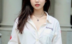 男同桌上课时狂揉我下面污文